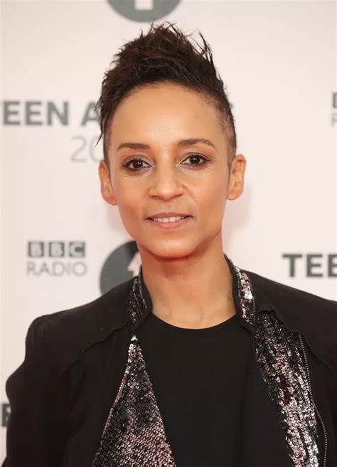 Adele Roberts Hailed A Legend After Colostomy Bag Bikini Pic And Barbie Bum Update Ok