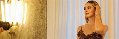 Jacquemus Sfila A Capri A Casa Malaparte Gli Abiti Nude Celebrano La Dolce Vita Italiana