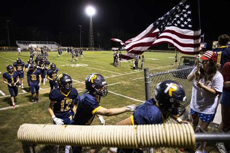 Photos Iowa City Regina Beats Mid Prairie In Iowa High School Football