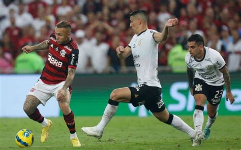 Flamengo E Corinthians Se Enfrentam Após Final Da Copa Do Brasil