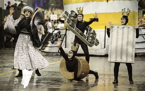 Desfile Da Unidos Do Peruche Fotos Fotos Em Carnaval Em S O