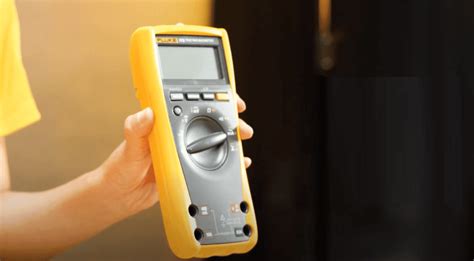 Clamp Meter Vs Multimeter Whats The Difference Nerdytechy