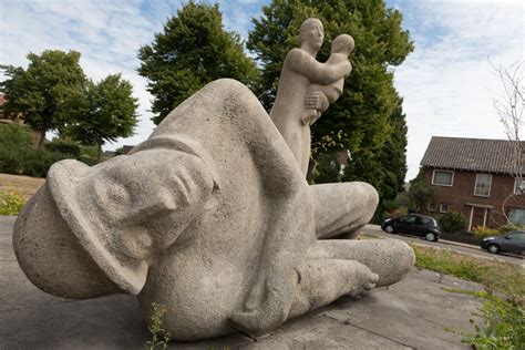 Monument Voor De Gevallenen Tegelen Tegelen TracesOfWar Nl