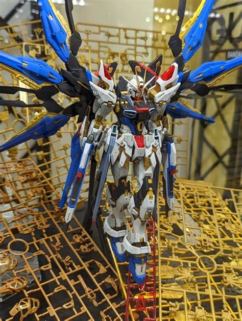 Update MGEX Strike Freedom Gundam GUNJAP