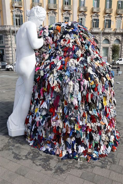 Napoli Inaugurata La Nuova Venere Degli Stracci Di Pistoletto