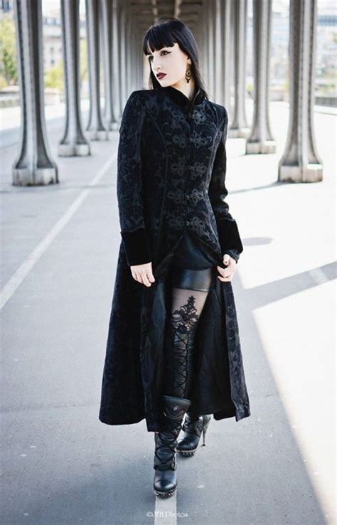 Pin By Julian Chenin On Stuff In 2020 Gothic Outfits Goth Outfits