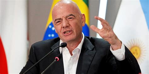 Fifa Präsident Infantino droht im Rechtepoker um Frauen WM mit TV