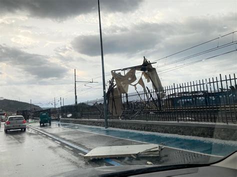 Maltempo Ripristinata La Linea Ferroviaria Genova La Spezia Treni