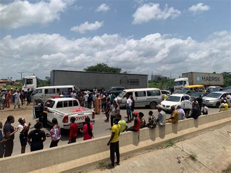 Asuu Strike Vehicles Stranded On Lagos Ibadan Expressway As Students