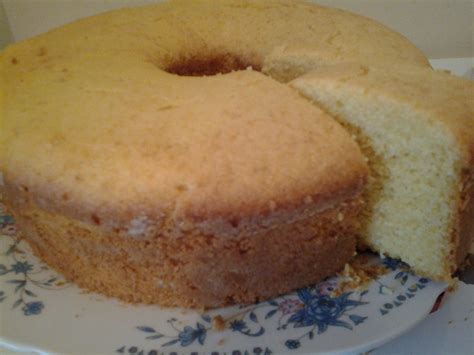 Receita de Bolo de fubá sem leite e sem farinha de trigo Receitas