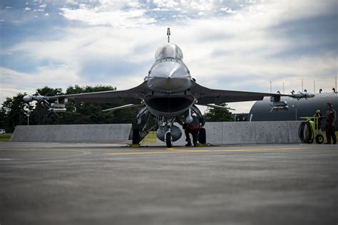 Misawa Air Base F-16 Reaches 10,000 Flying Hours > Misawa Air Base ...