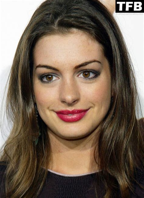 Anne Hathaway Flashes Her Nude Breast At The School Of Rock Premiere In LA 42 Photos