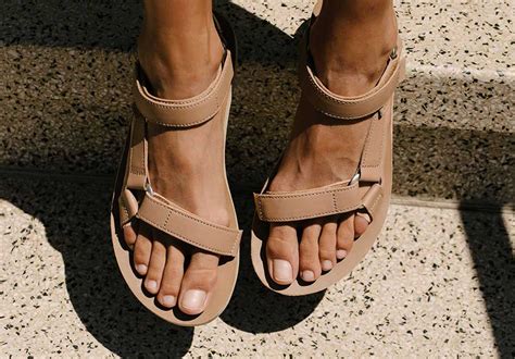 Original Universal Leather Strappy Leather Sandal Teva®