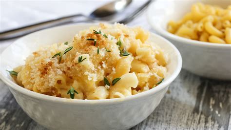 Martha Stewart Editor's Tips For The Best Stovetop Mac And Cheese