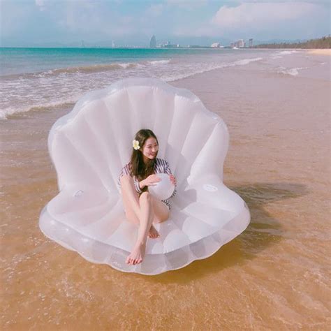 Swimming Pool Inflatable Float Colossal Sea Shell Pool Float Floating