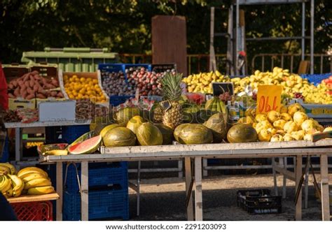 154,668 Shopping Outdoor Food Market Images, Stock Photos & Vectors ...