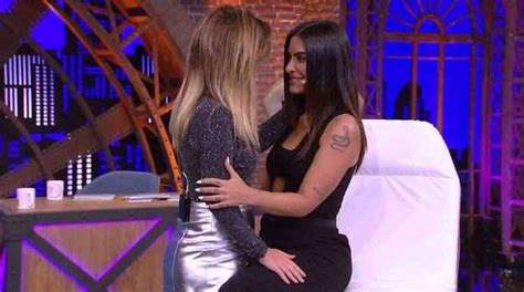 Nova Temporada De Lady Night Ter Beijo Em Cleo Pires E Entrevista