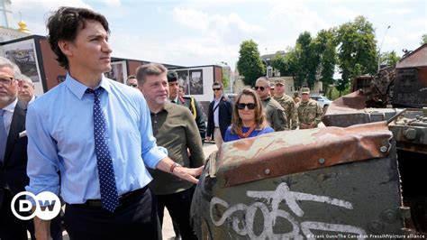 Justin Trudeau arrives on surprise visit to Ukraine – DW – 06/10/2023 ...