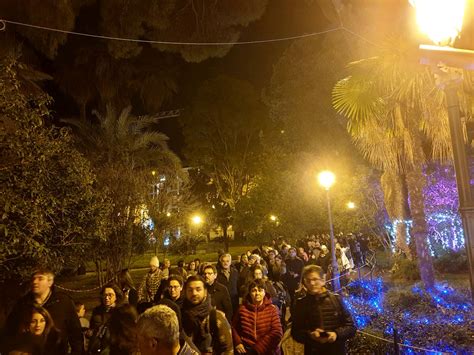 Luci D Artista Tutti A Spasso A Salerno Continua Il Pienone Post Epifania