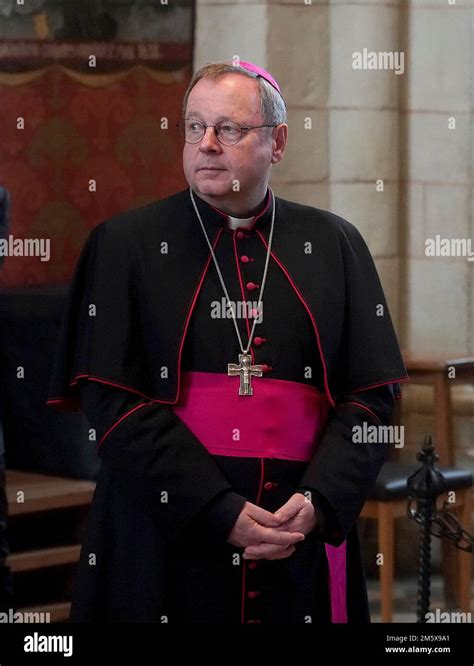 Limburg Bischof Georg Batzing Gab Eine Erklärung Zum Tod Von Papst Emeritus Benedict Ab Papst