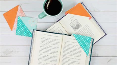 Easy DIY Corner Bookmarks From Fabric