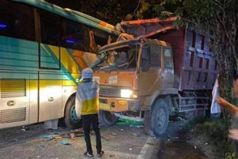 Kronologi Lengkap Laka Maut Bus Vs Truk Di Gresik