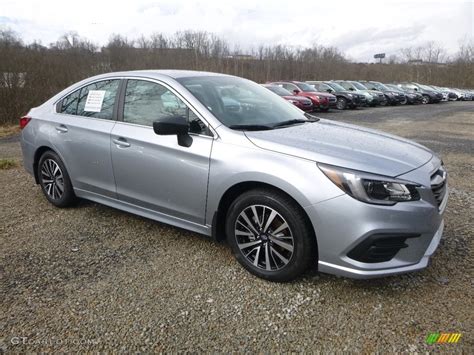 Ice Silver Metallic Subaru Legacy I Photo