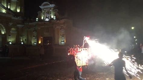 Tradiciones Guatemaltecas La Quema Del Torito Youtube