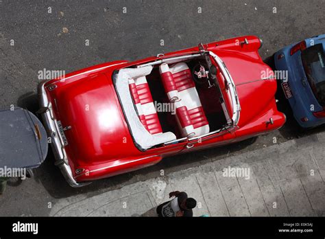 Classic American Cars In Cuba Stock Photo Alamy