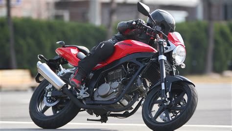 Motorrad Vergleich Hyosung GT 125 Naked 2016 Vs Hyosung GV 125 M