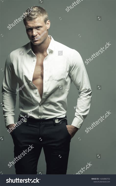 11 087 imágenes de Blonde muscle man Imágenes fotos y vectores de stock Shutterstock