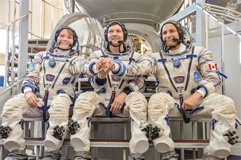 Trois Astronautes Sont Revenus Dune Mission Dans La Station Spatiale