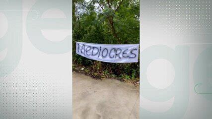 Torcedores Do Vasco Protestam Em Frente Ao CT Moacyr Barbosa Vasco Ge