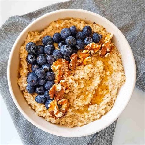 Easy Flaxseed Oatmeal | Hint of Healthy