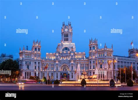 La plaza Cibeles en Madrid España Está el Palacio de Cibeles y la