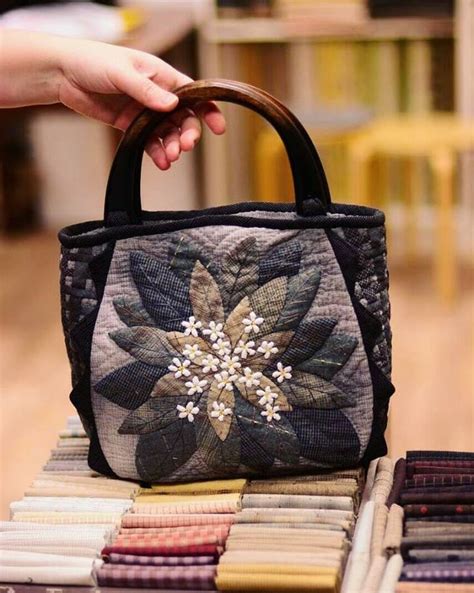 Pin von Tatyana Popova auf стегайки лоскутка | Applikationen