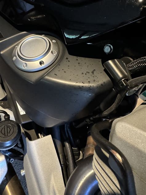 Where Are These Splashes On The Oil Tank Cover Coming From XR1200