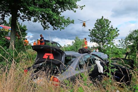 Drei Schwerverletzte Bei Unfall Auf B Bei Eilenburg