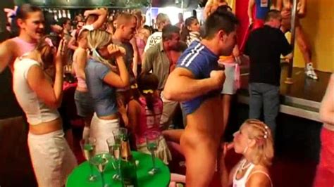 Drunksexorgy Trashy Party Chicks Suck And Fuck Dicks In Club Porn Videos