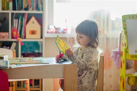 Quel Ge Les Enfants Commencent Ils La Maternelle Ireloop