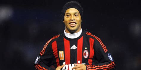 Ronaldinho Named Surprise English Stadium as Having ‘One of Best