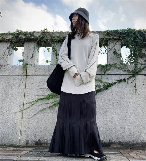 市川まさみさんのインスタグラム写真 市川まさみinstagram「 ︎ ︎ Ootd Tops：anei Skirt：maison Flaneur Hat：anei Shoes