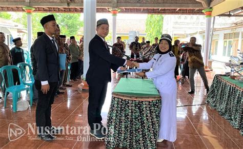 Kades Kedungmlati Jombang Mariyati S Pd Melantik Dua Perangkat Desa