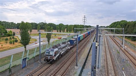 Rfo Sharky Komt Met Een Containertrein Door Zevenaar Youtube