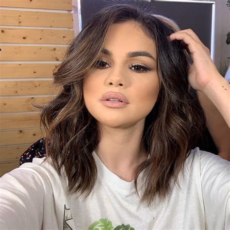 Another Very Hot Selena Gomez Selfie She S Got Some Wicked Lips Celeblr