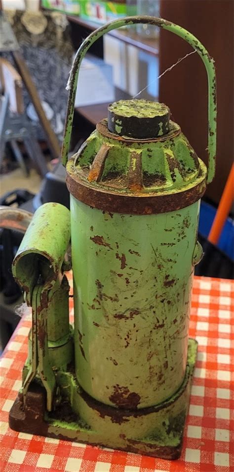 Great Finds Online Auctions Vintage Bottle Jack