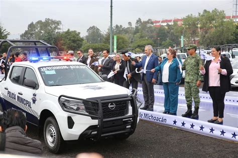 Michoacán realiza primera entrega de patrullas a 97 municipios