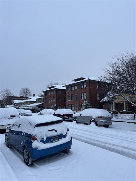 10 Photos That Tell The Story Of Nashvilles Snowstorm Axios Nashville
