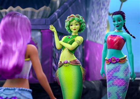 ปักพินโดย Chantal Velez ใน Barbie movies