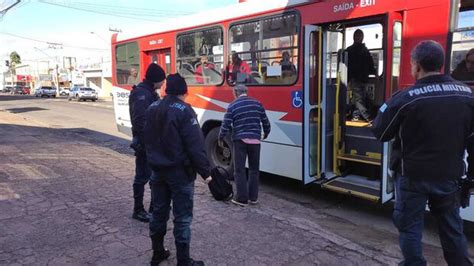 VÍdeo Homem Leva Tapa Após Ser Acusado De Assediar Jovem Em ônibus